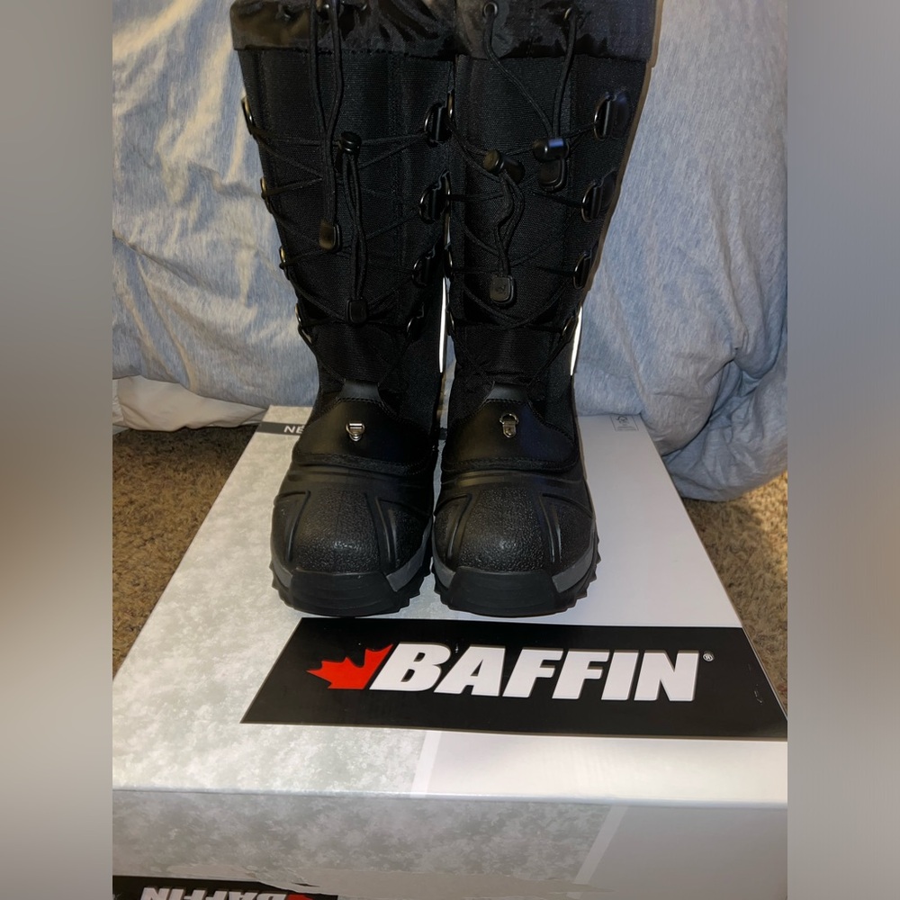 Brand new men’s Baffin Icebreaker Boots size 13